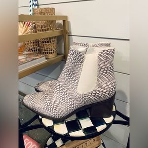 Grey / White - “Limited” womens heeled boots
